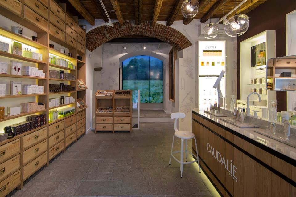 La magica atmosfera della boutique Caudalie