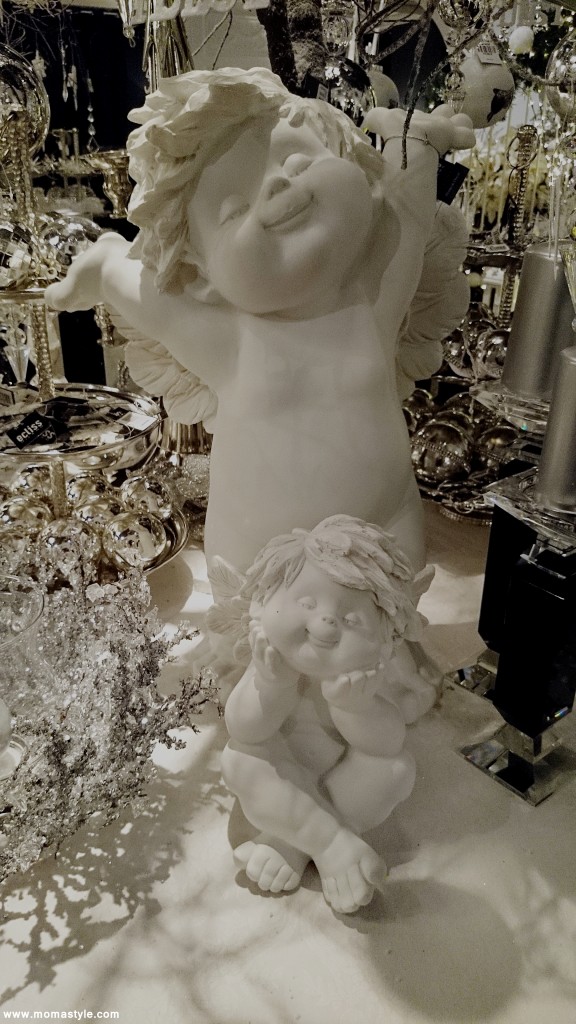 Statue angeli bianchi
