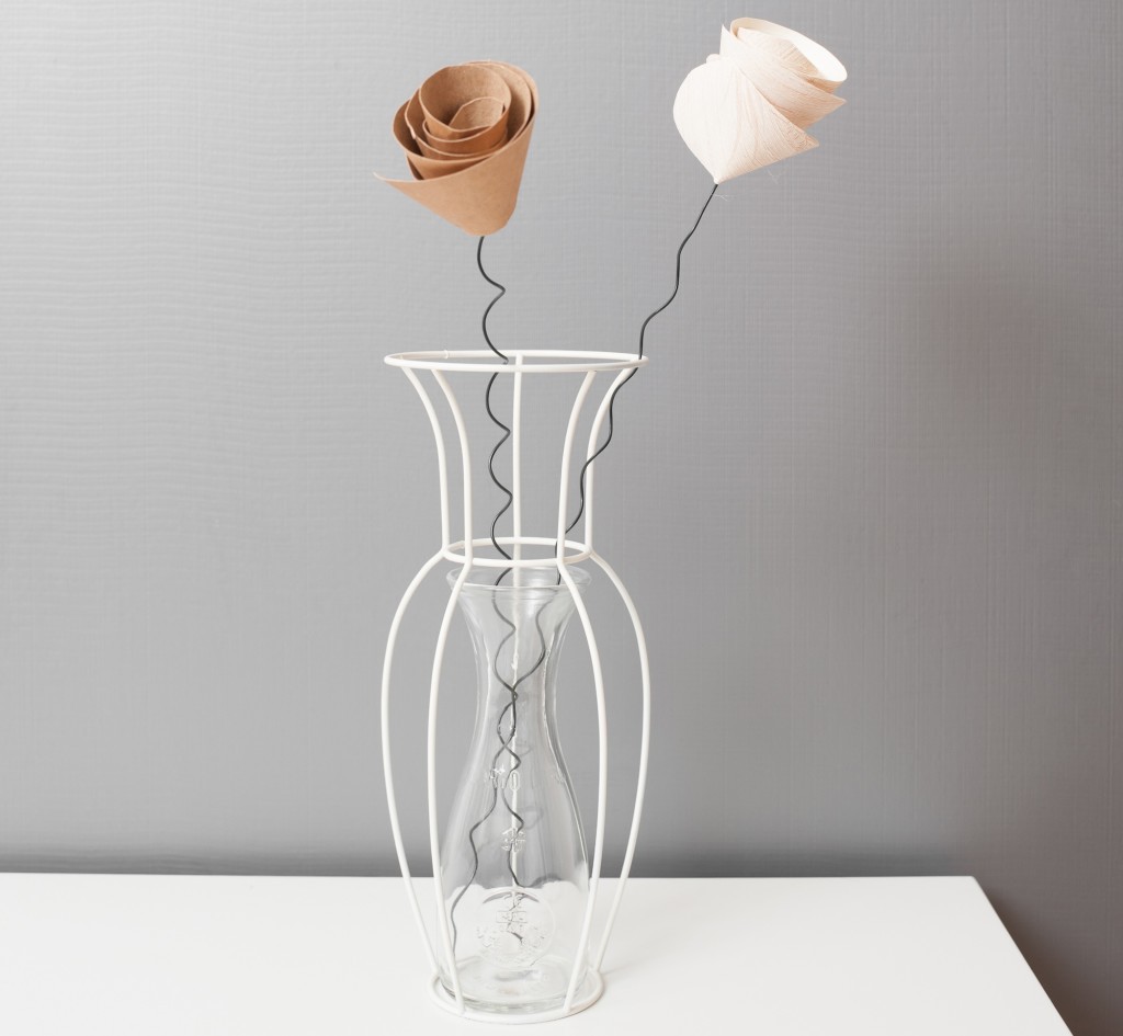 mombruga-filueferru-wire-iron-vases-vaso-filo-acciaio-modello-1-bianco-1024x945