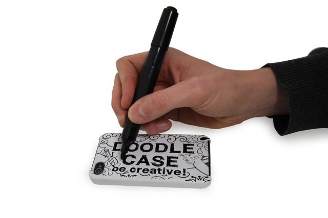 Custodia iphone da personalizzare in modo creativo con l'apposito pennarello.