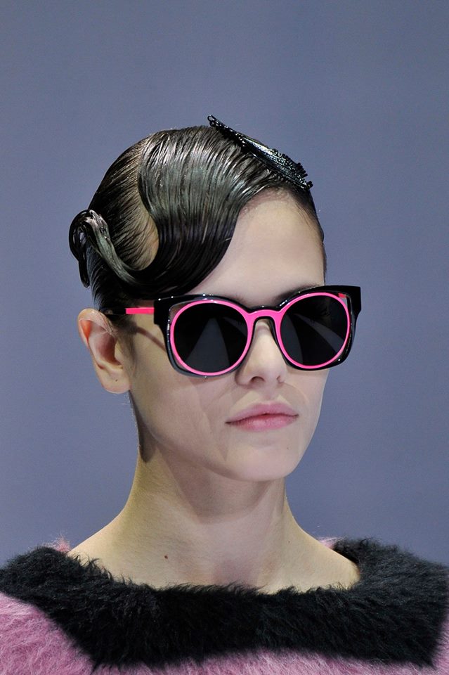 Hairstyle e occhiali da sole sfilata Emporio Armani autunno inverno 2016 2017